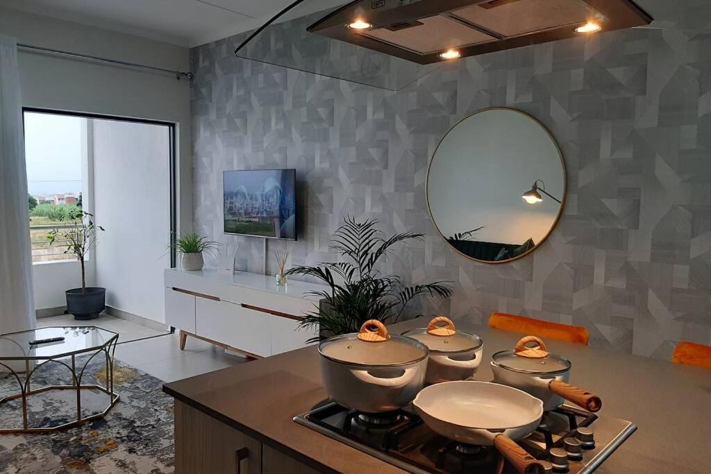 Mikeys Place On New: 2Bed2Bath No.1 With Free Wifinetflix Midrand Esterno foto