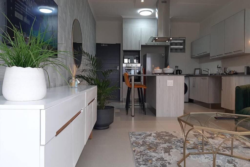 Mikeys Place On New: 2Bed2Bath No.1 With Free Wifinetflix Midrand Esterno foto