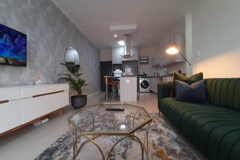 Mikeys Place On New: 2Bed2Bath No.1 With Free Wifinetflix Midrand Esterno foto